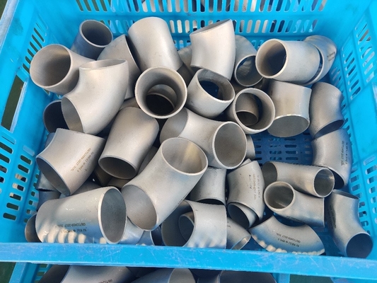 TOBO 8" Sıcak İndüksiyonlu Dirsek 22,5 derece, Sch 40, 3D ASTM A106 Gr. B Dirsek