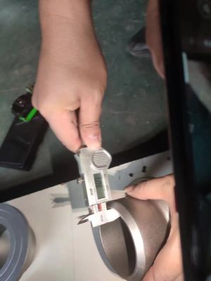 Tıklama Titanyum Alaşımı DIN 17850 Tıbbi Ekipmanlar için Standart Özel Diametresi Titanyum Alaşımı Boru