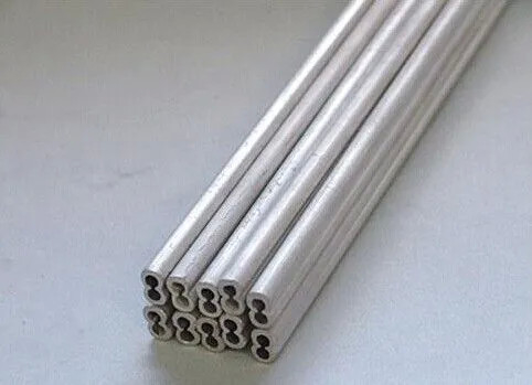 Dikişsiz Titanyum Borular Sınıf 1/Sınıf 2 Saf Titanyum Kare Dikdörtgen Borular Tıbbi Uygulama Eğme / kaynak / Kesme
