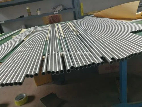 Alaşım 625 (UNS N06600) OD Aralığı: 1/8 ′′ 24 ′′ Parlak metal Petrol ve Gaz Çekim Gücü: 550 ′′ 900 MPa