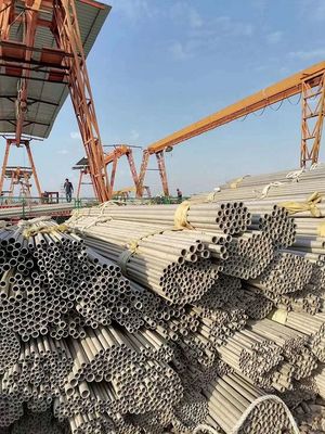 ASTM/DIN/GB/JIS Standart Çelik borular değişken uzunluklarda cilalanmış dikişsiz