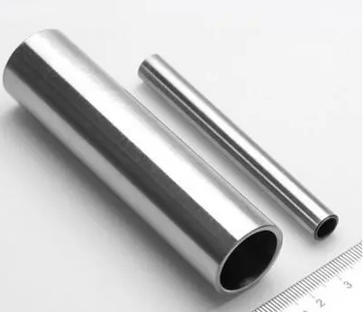 ASTM A335 P5 P91 A213 T5 T91 DN200 SCH40 Nikel Alaşımlı Dikişsiz Boru